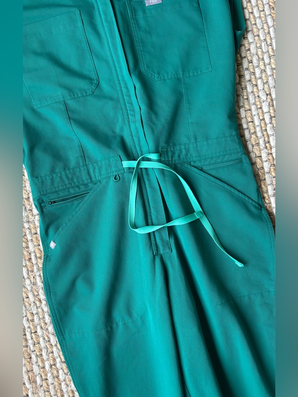 FIGS Rafaela Jogger ScrubJumpsuit Amazon Green Size Medium - Picture 7 of 10